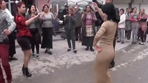 Çatlayın bakalım - Roman gaydası dansı