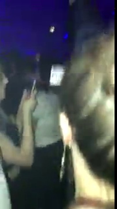 Grabando una fiesta usando su DNI…..