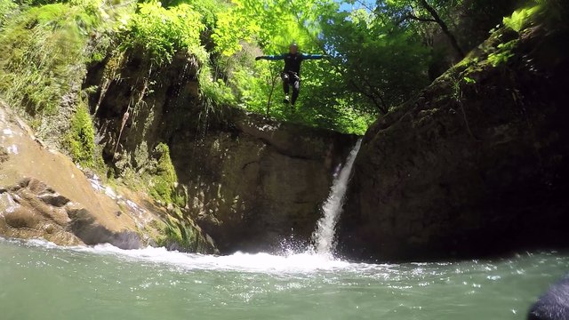 Canyon Ecouges bas (What's Up With That)