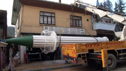 Minarenin camiye yolculuğu