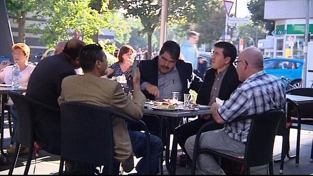 - Salih Müslim, Prag'da yakalandı