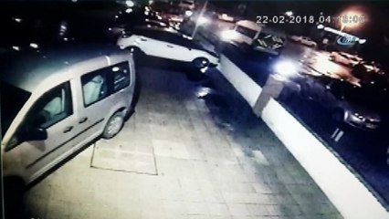 Otomobil yangını güvenlik kamerasında