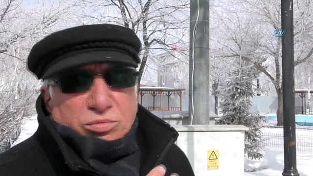 Ardahan'da kırağı kartpostallık manzara oluşturdu
