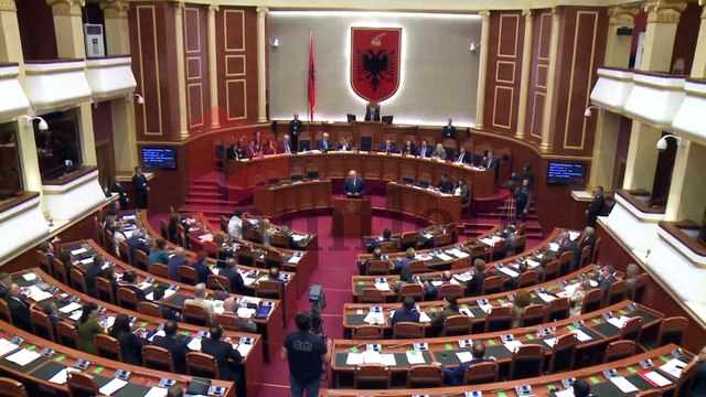 SHBA kërkon arrestimin e ish ministrit të Shëndetësisë Beqja dhe bashkëshorten e Adriatik Llallës, Ardjana. Vodhën miliona euro me koncesionin e Check- Up