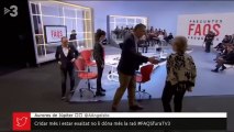 Pilar Rahola se niega a saludar con dos besos al secretario general de Vox