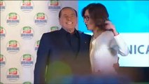 Berlusconi regressa à cena política