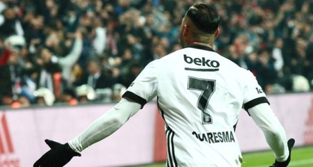 Vodafone Park'ta Derbi Sonrası, "Mini Mini Bir Kuş Konmuştu" Şarkısı Çalındı