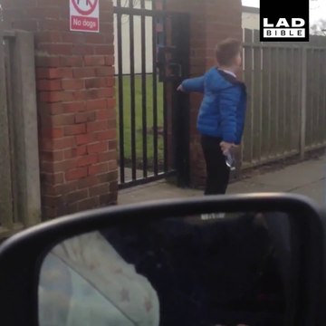 La blague à faire à vos enfants : les emmener à l'école le dimanche et regarder leur réaction