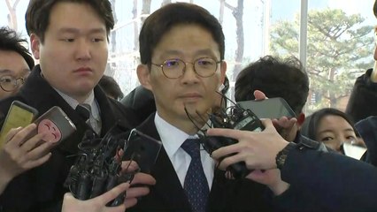 [현장영상] '성추행 의혹' 안태근 前 검사장 검찰 소환 / YTN