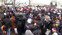 Police remove hundreds of migrants blocked at Greek-Macedonian border