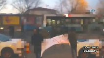 Afrin operasyonunu yol kapatarak protesto eden MLKP’lilerin yakalanma anı kamerada