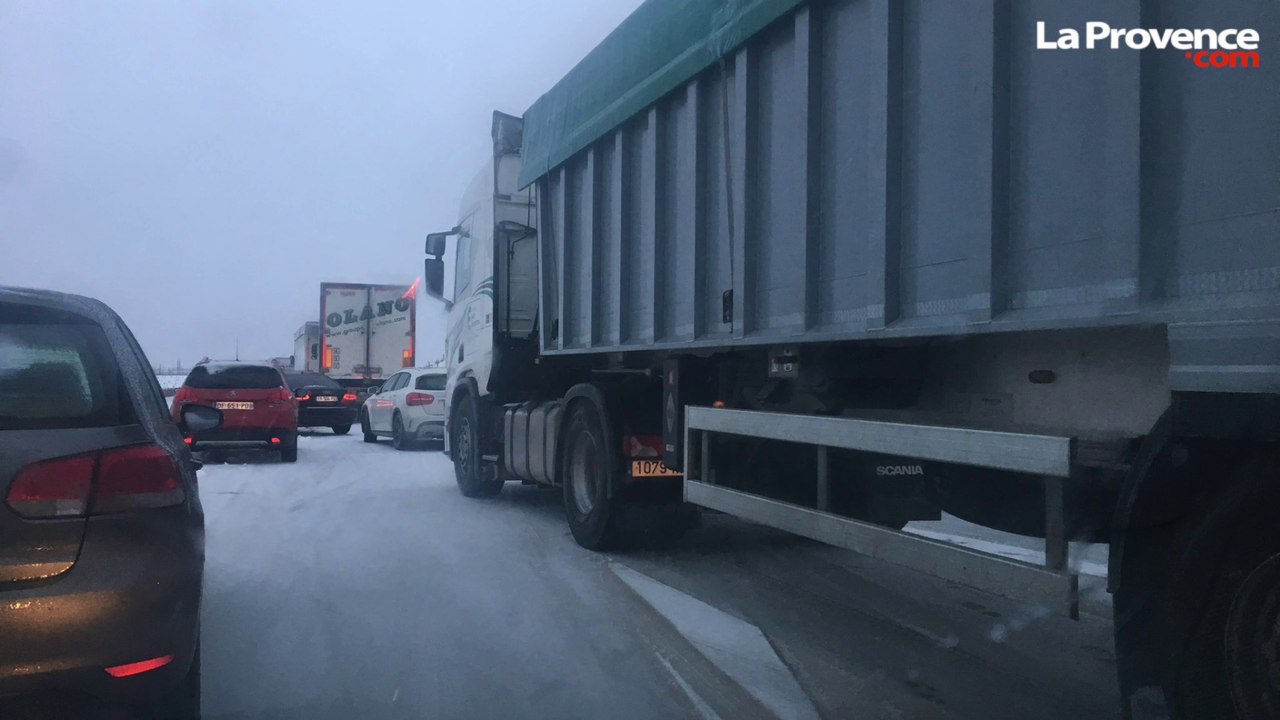 Hérault : bloqué toute la nuit dans son véhicule sur l'A9 avec deux enfants
