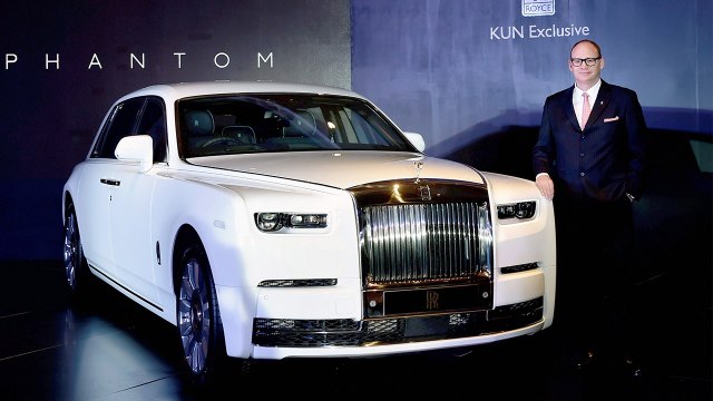 Rolls Royce Launches the 2018 Phantom VIII in India at ₹11.35 Crore | OneIndia News