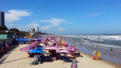 Biển Vũng Tàu mùng 7 Tết Mậu Tuất 2018