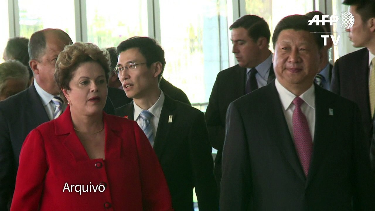 China abre caminho para Xi Jinping