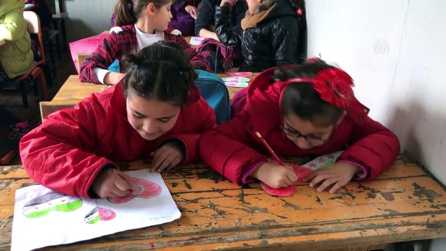 Suriyeli öğrenciler Türkiye sevgilerini resmetti - HATAY