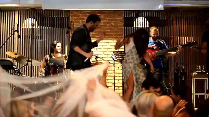 Γιώργος Παπαδόπουλος & Μελίνα Ασλανίδου -Μαγικό Χαλί ( Η Γή Γυρίζει ) - Live 2015