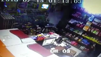 Boğazından Yaraladığı Market Sahibini Gasbeden Zanlı Yakalandı (2)