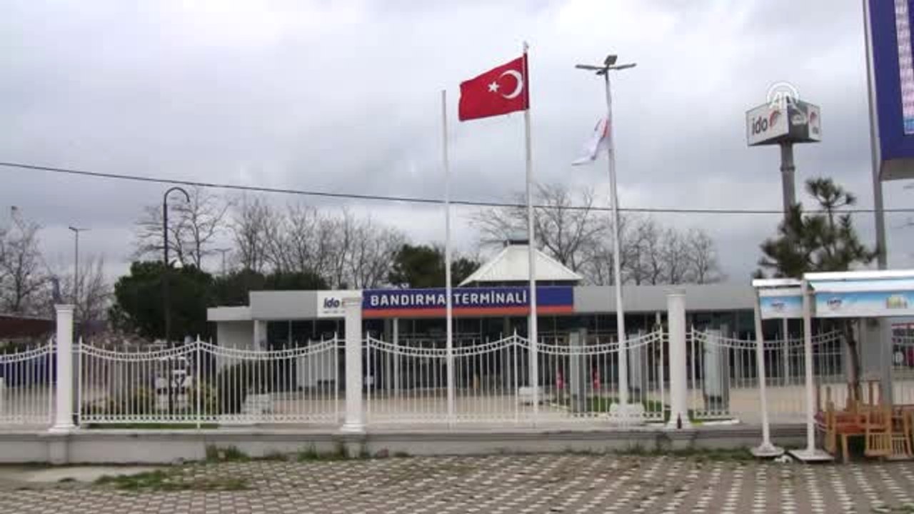 Bandırma'da Şiddetli Rüzgar Hayatı Olumsuz Etkiliyor