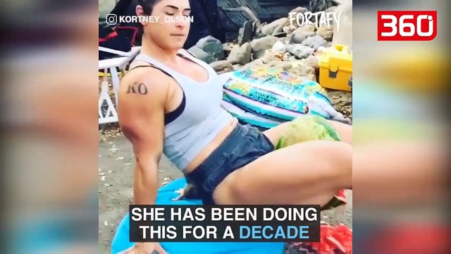 Njihuni me gruan më të fortë në botë, arrin të thyejë shalqinj me forcën e... (360video)