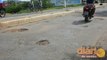 População de Cajazeiras se revolta com buracos no asfalto e secretário promete operação em 10 dias