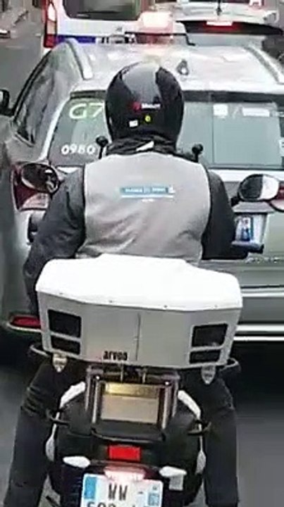 Nouvelle moto à PV a paris