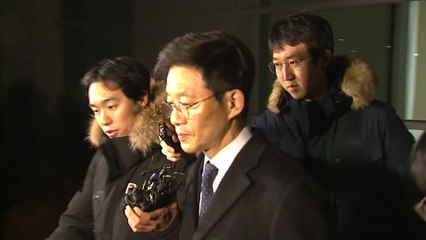 '성추행·인사개입 의혹' 안태근 14시간 집중조사 받고 귀가 / YTN