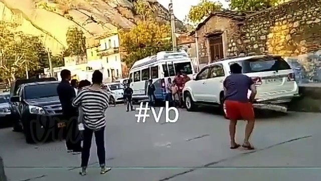 Taimur Ali Khan Enjoys Dad Saif Ali Khan Playing Cricket With Kareena Kapoor Khan at Rajasthan