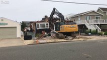 Destruction d'une maison en quelques secondes ! Impressionnant !