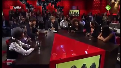 De Dames Worden Pissed Off & Angry Op Documentairemaakster Mildred In TV Show DWD Met Mattijs Van Nieuwkerk.