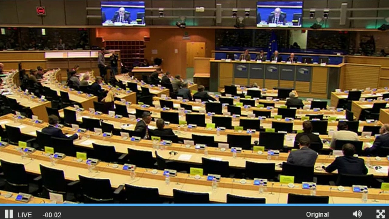 Guindos promete "independencia" del BCE en el Parlamento Europeo