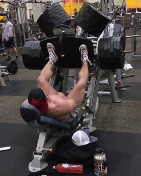 L'abruti de la salle de sport qui est insupportable