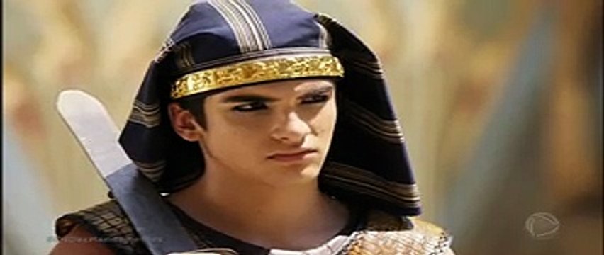 Os dez mandamentos (Capítulo do dia 26/02/18) Yunet: Princesa...Me disseram que você estava passando fome, fiquei tão preocupada, por isso resolvi trazer pessoalmente essas delícias da cozinha de Garigh, claro que da cozinha até aqui é um longo caminho.