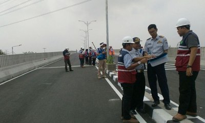 Uji Coba Jalan Layang Cipinang Lontar