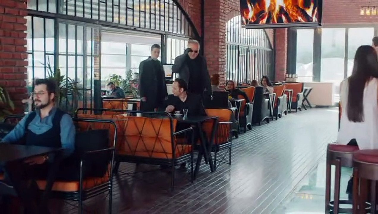 مسلسل الحفرة الحلقة 18 القسم 2 مترجم للعربية ...