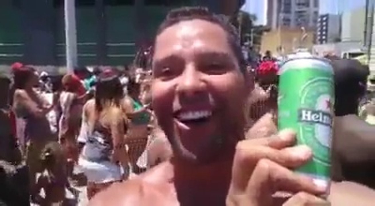 MARQUE AQUELE AMIGO QUE FAZ ISSO KKK