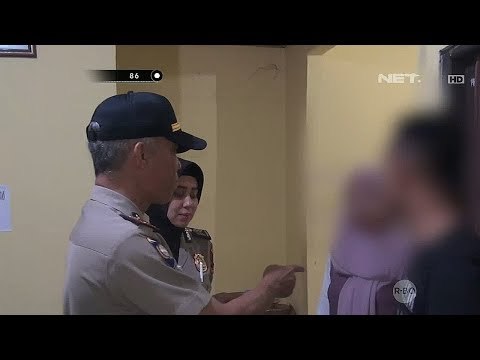 Pasangan Ini Mengaku Sebagai Kakak Adik Ketika Didatangi Polisi - 86