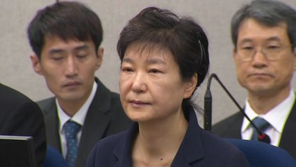 "반성하는 모습 없다" 검찰, 박 前 대통령 징역 30년 구형 / YTN