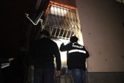 Balkona Kilitlenen Hırsızdan Ev Sahibine: Aç Kapıyı Kimseye Bir Şey Yapmayacağım
