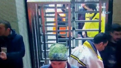 Derbiye davul içinde meşale sokan 5 taraftar adliyeye sevk edildi