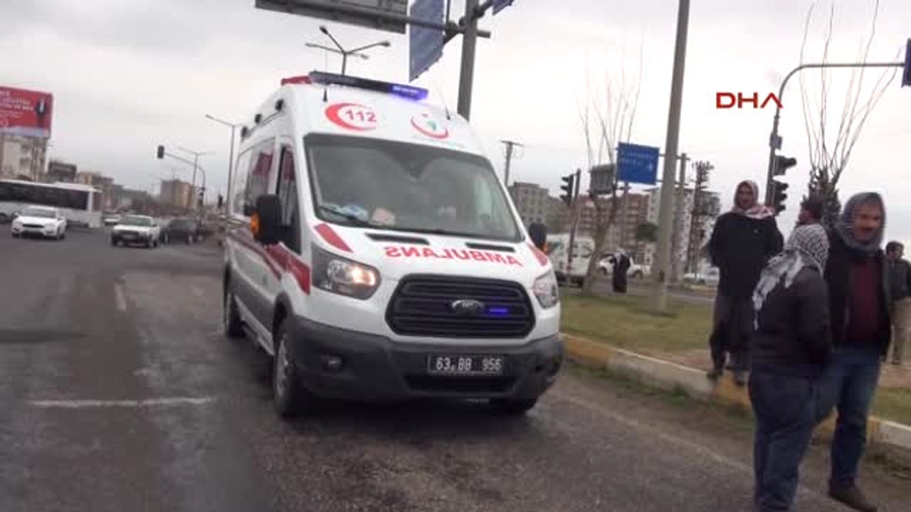 Şanlıurfa-Siverek'te Araç Devrildi 2 Yaralı