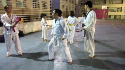 CLB Taekwondo ĐH Thăng Long thứ 2 26-2-2018 11 tháng giêng mậu tuất MVI_4212