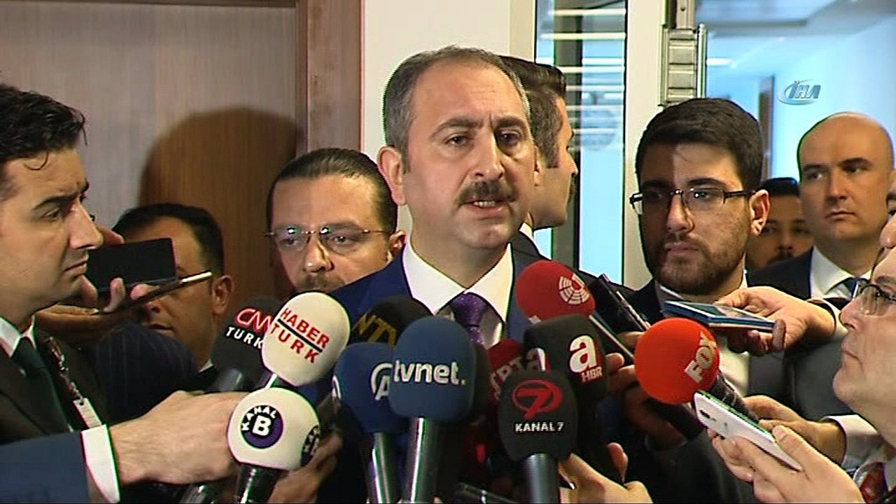 Adalet Bakanı Gül:  'Sözleşmelere, hukuka aykırı bir karar çıkmıştır Çekya yargısından. Konunun takipçisi olacağız. Muhataplarımızdan bu hatayı en kısa sürede telafi etmesini bekliyoruz'