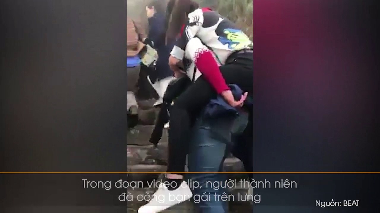 Cõng bạn gái leo núi, "Soái ca" khiến cư dân mạng tranh cãi quyết liệt về cách thể hiện tình yêu