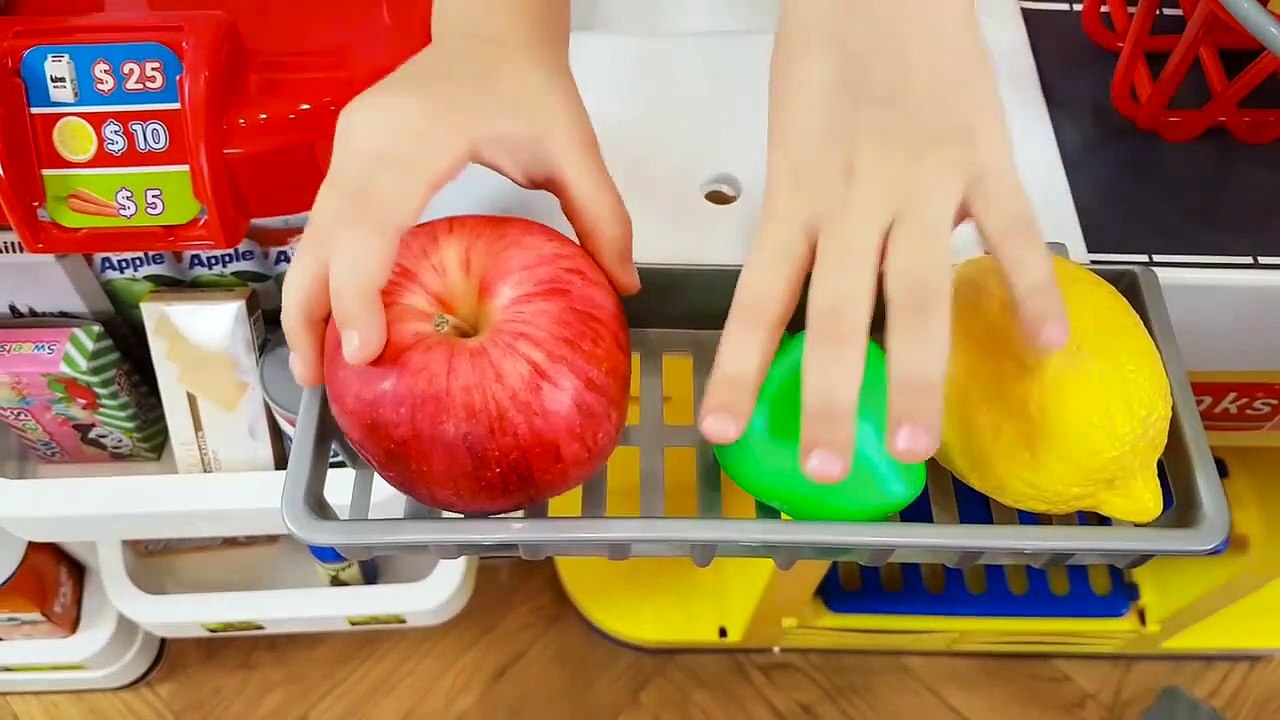 Kids playing Fruit Store - Learn Colors & sizes with Fruits and Toys for Kids Children