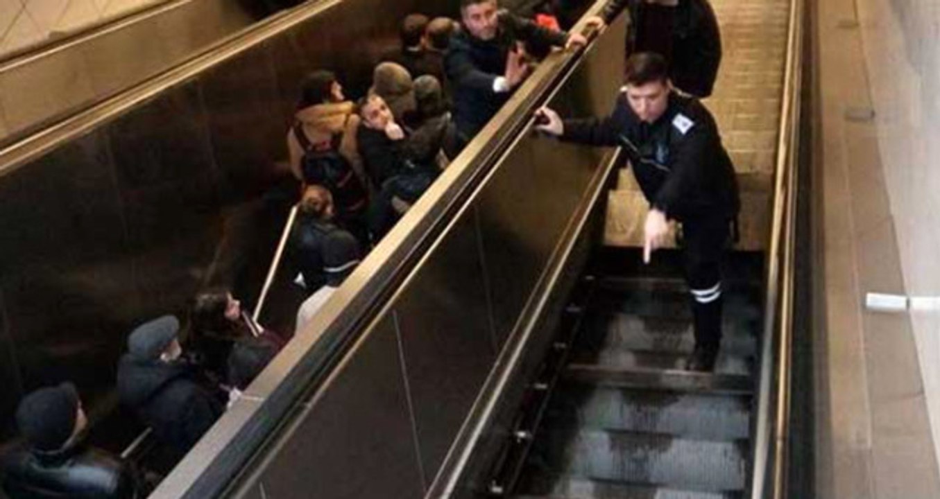 Ayazağa Metrosunda Yürüyen Merdiven Çöktü: 1 Yaralı! - Dailymotion Video