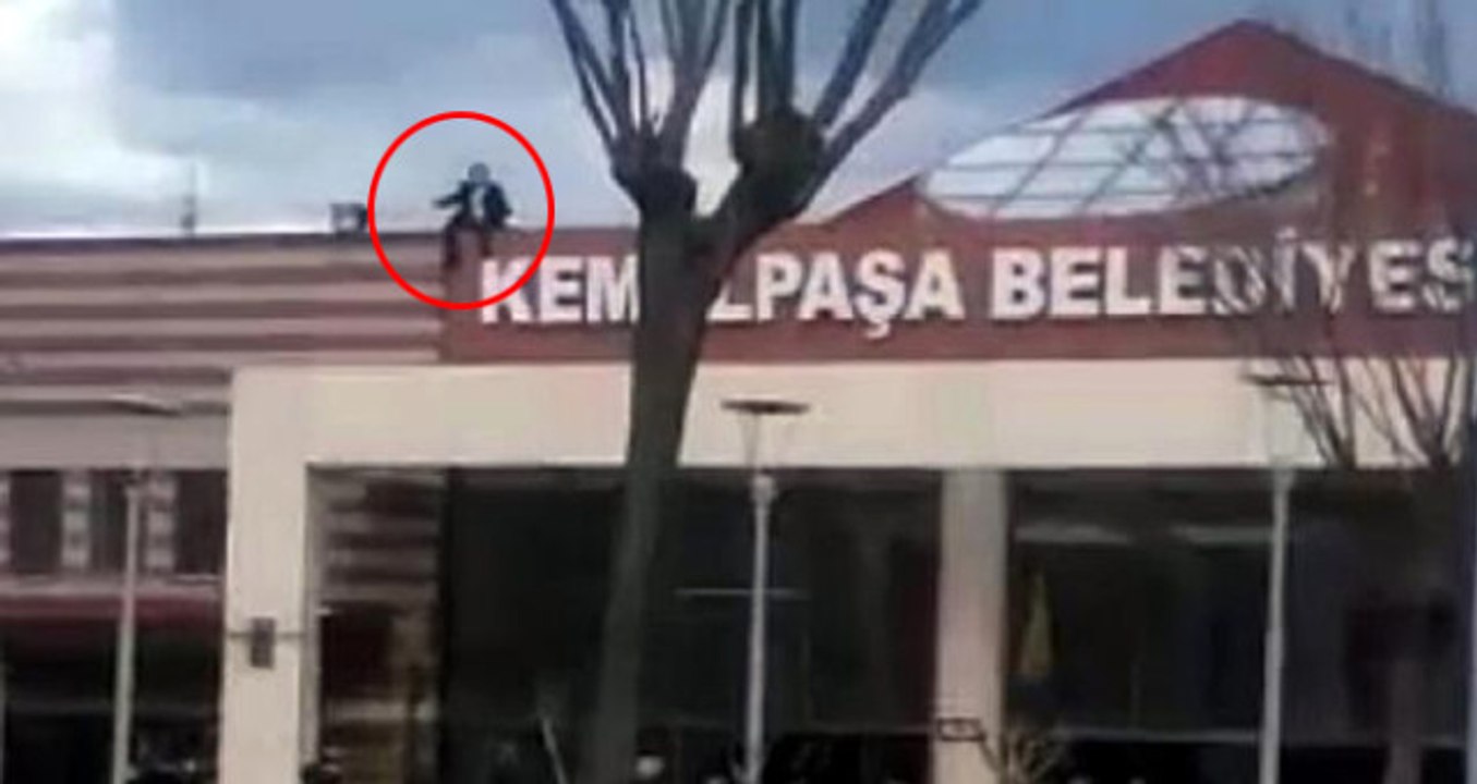 İzmir'de Belediye İşçisi Görev Yeri Değiştirilince İntihara Kalkıştı