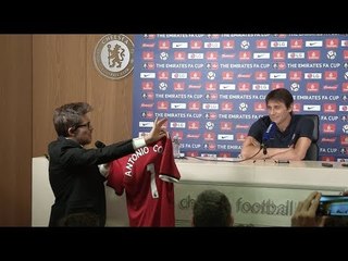 Conte ambushed with signed Jose Mourinho shirt in press conference