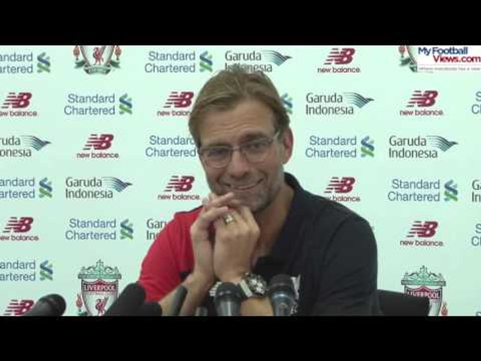 Hilarious -  Klopp clips mic and apologises to reporter