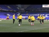 Borussia Dortmund players flick ears during training